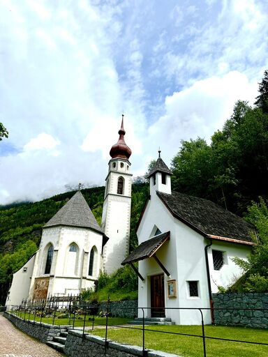 Wallfahrtskirche Kaltenbrunn Wallfahrtskirche Kaltenbrunn im Kaunertal - Reisen mit Handicap